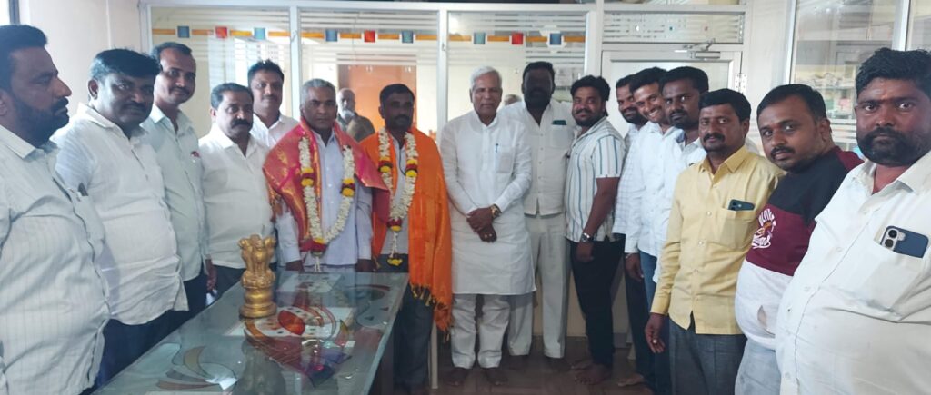 ಸರಕಾರಿ ಸೌಲಭ್ಯ ರೈತರಿಗೆ ತಲುಪಿಸಿ :ಸಿದ್ದು ಸವದಿ