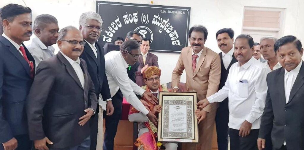 ನಾವೆಲ್ಲ ಸಂವಿಧಾನಕ್ಕೆ ಬದ್ಧರಾಗಿ ಕೆಲಸ ಮಾಡಬೇಕು