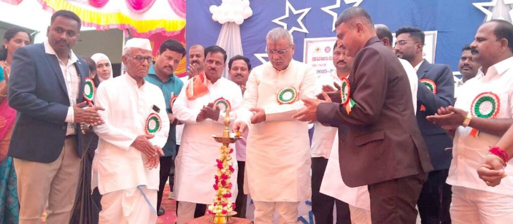 ಎದೆಗೆ ಬಿದ್ದ ಅಕ್ಷರ ಭೂಮಿಗೆ ಬಿದ್ದ ಬೀಜ ಫಲ ಕೊಡದೆ ಇರದು