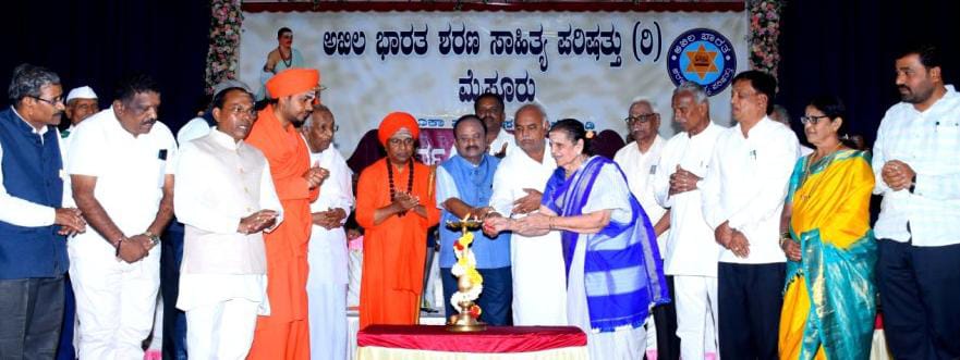 ಆಚಾರ-ವಿಚಾರಗಳು ಉಳಿಯಬೇಕಾದರೆ ನಾವೆಲ್ಲ ಒಗ್ಗೂಡಬೇಕು