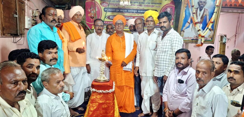 ಶರಣರ ತತ್ವಾದರ್ಶ ಬದುಕಿನಲ್ಲಿ ಅಳವಡಿಸಿಕೊಳ್ಳಿ :ಮಹಾಂತ ಶ್ರೀ