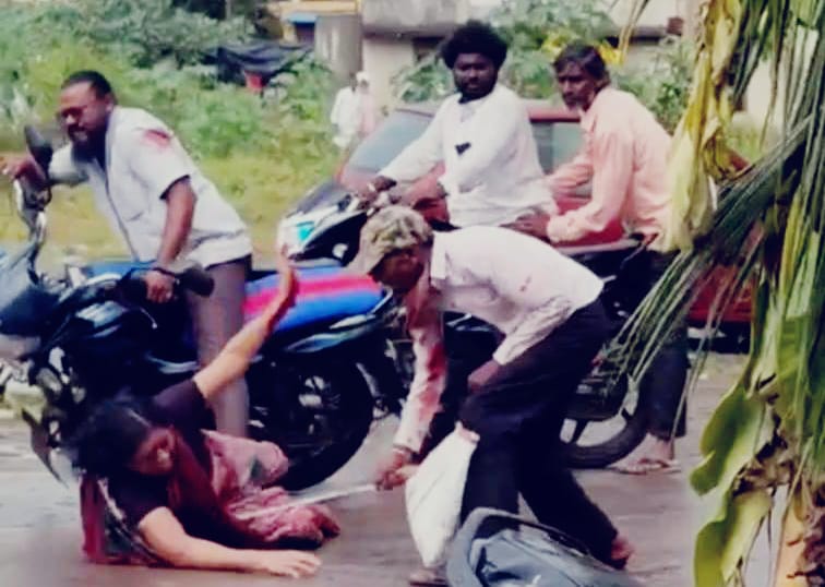 ಪತ್ನಿ ಮೇಲೆ ಮಾರಕಾಸ್ತ್ರದಿಂದ ಹಲ್ಲೆ ಮಾಡಿದ ಪತಿ