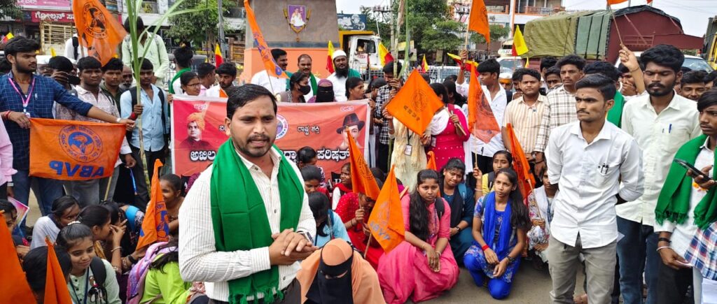 ಇಂಡಿಯಲ್ಲಿ ತೀವ್ರ ಸ್ವರೂಪಕ್ಕೆ ತಿರುಗಿದ ಕಬ್ಬು ದರ ಹೋರಾಟ