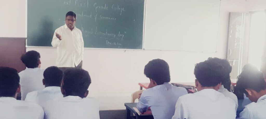 ಲೆಕ್ಕಶಾಸ್ತ್ರದಲ್ಲಿ ಲುಕಾ ಫೆಸಿಲಿಯೋ ಕೊಡುಗೆ ಅನನ್ಯ :ಖೊದ್ನಾಪೂರ