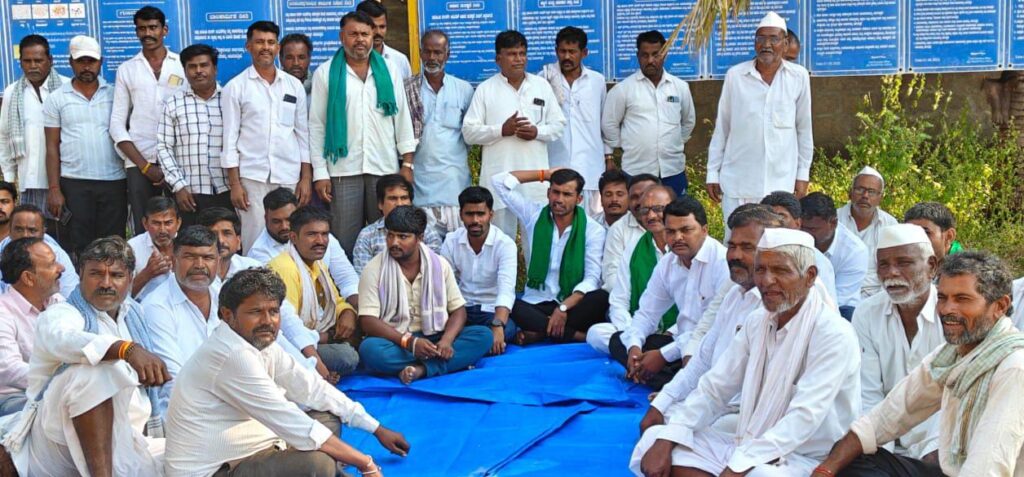 ಕಬ್ಬಿಗೆ ಬೆಲೆ ನಿಗದಿಪಡಿಸಿ ಕಾರ್ಖಾನೆ ಪ್ರಾರಂಭಿಸಲು ಆಗ್ರಹ