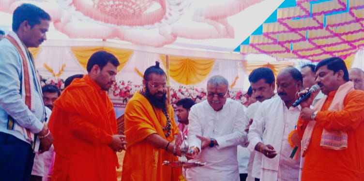 ಸಾಮೂಹಿಕ ವಿವಾಹಗಳು ಅರ್ಥಿಕವಾಗಿ ಸಹಕಾರಿ :ಕಾಶಿ ಶ್ರೀ