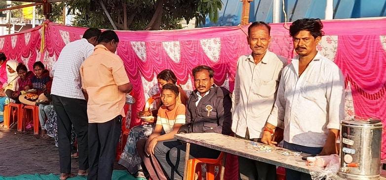 ಗುಡ್ಡಾಪೂರಕ್ಕೆ ತೆರಳುವ ಪಾದಯಾತ್ರಿಗಳಿಗೆ ಪ್ರಸಾದ ವ್ಯವಸ್ಥೆ