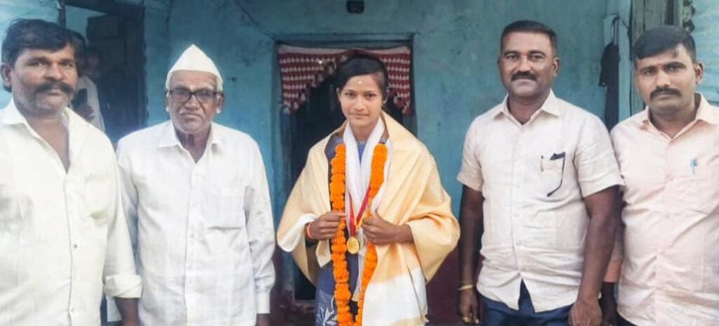 ಕ್ರೀಡಾಕೂಟ: ರಾಜ್ಯ ಮಟ್ಟಕ್ಕೆ ಸಾವಿತ್ರಿ ಆಯ್ಕೆ