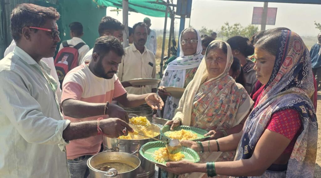 ಗುಡ್ಡಾಪುರ ದಾನಮ್ಮದೇವಿ ಜಾತ್ರೆ; ಭಕ್ತರ ಪಾದಯಾತ್ರೆ