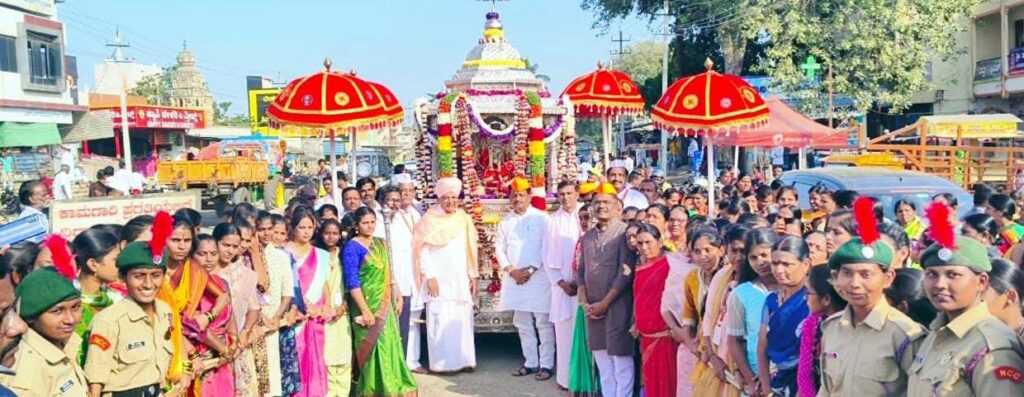 ಶ್ರೀ ವೀರಭದ್ರ & ಭದ್ರಕಾಳಿ ಅಮ್ಮನವರ ಬೆಳ್ಳಿ ರಥೋತ್ಸವ ಸಂಪನ್ನ