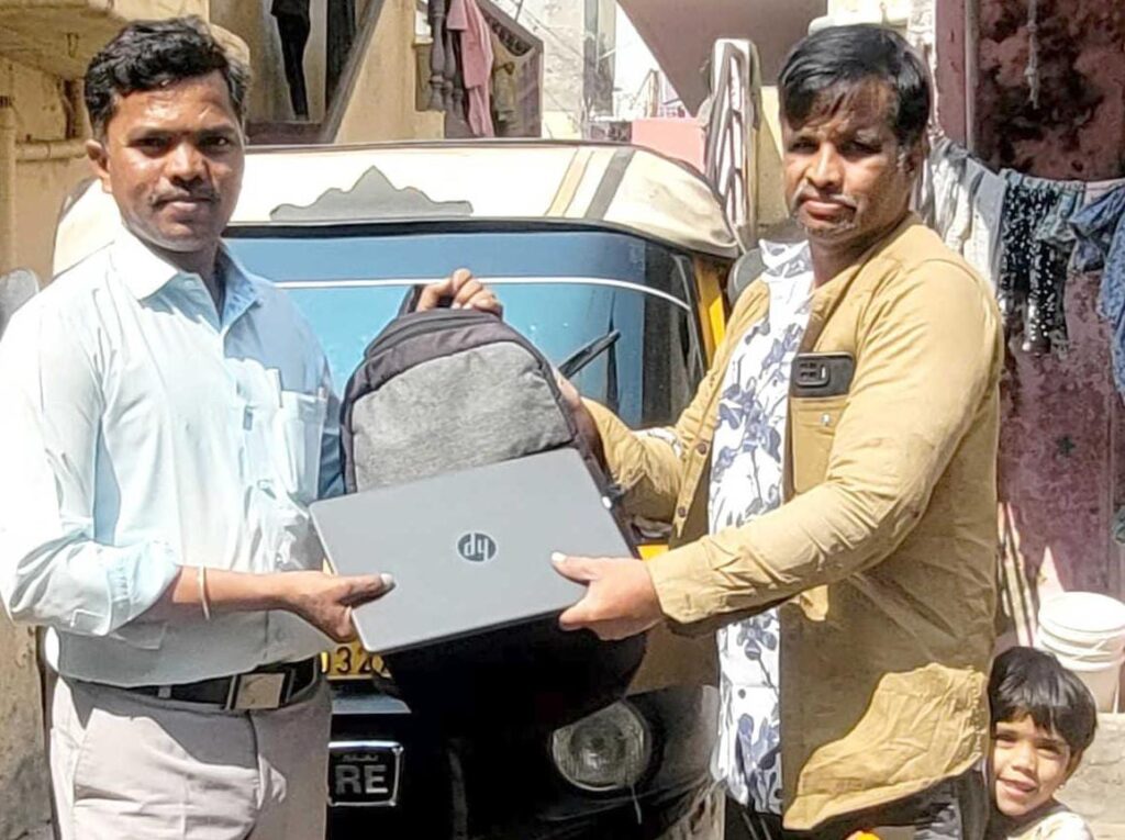 ಪ್ರಾಮಾಣಿಕತೆ ಮೆರೆದ ಆಟೋ ಚಾಲಕ ಬಂದೆನವಾಜ್