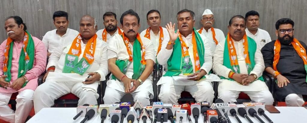 ರಾಜ್ಯ ಸರ್ಕಾರದಿಂದ ರೈತರ ಬಾಯಿಗೆ ಮಣ್ಣು ಹಾಕುವ ಕೆಲಸ