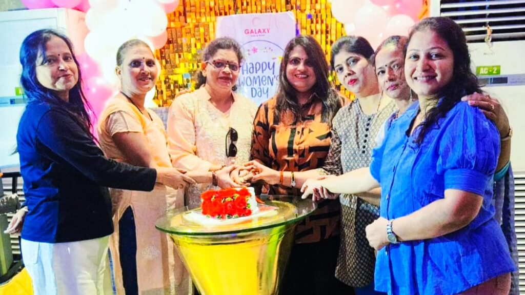 ವಿವಿಧ ರೂಪಗಳಲ್ಲಿ ಸಾಮಾಜಿಕ ಜೀವನ ಮುನ್ನಡೆಸುತ್ತಿರುವ ಮಹಿಳೆ