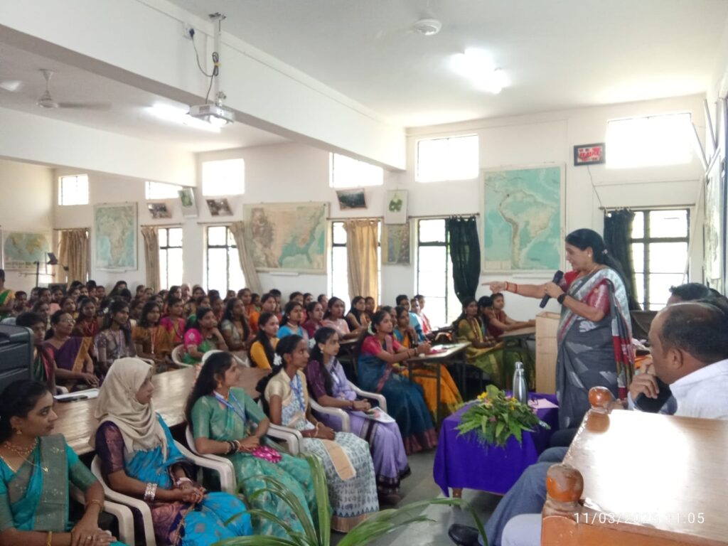 ಪುರುಷನಷ್ಟೇ ಸಮಾನ ಶಕ್ತಿ-ಯುಕ್ತಿ ಮಹಿಳೆಗೂ ಇದೆ : ಸಾಹಿತಿ ಕೆ. ಸುನಂದಾ ಅಭಿಮತ