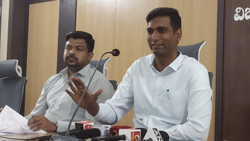 ಸಾರ್ವಜನಿಕರು ಜನಗಣತಿ ಕಾರ್ಯದ ಯಶಸ್ಸಿಗೆ ಕೈ ಜೋಡಿಸಬೇಕು