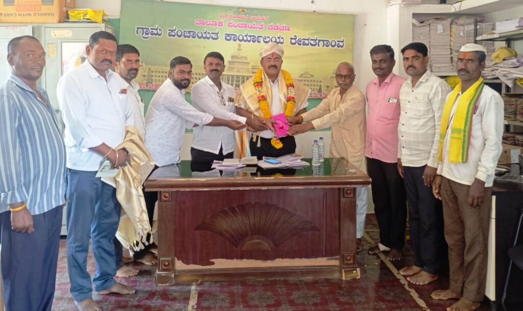 ರೇವತಗಾಂವ ಗ್ರಾಪಂಗೆ ಇಒ ರಾಠೋಡ ಧಿಡೀರ್ ಭೇಟಿ :ಪರಿಶೀಲನೆ