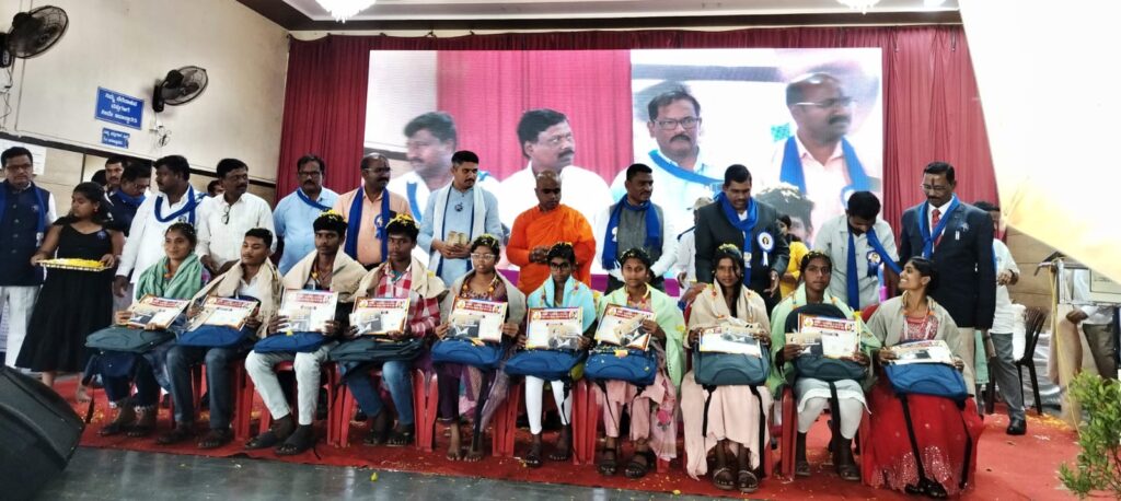 ಸಮಾಜವನ್ನು ಬದಲಾಯಿಸುವ ಶಕ್ತಿ ಶಿಕ್ಷಣಕ್ಕಿದೆ :ರವಿಂದ್ರ ಗಡಾದಿ