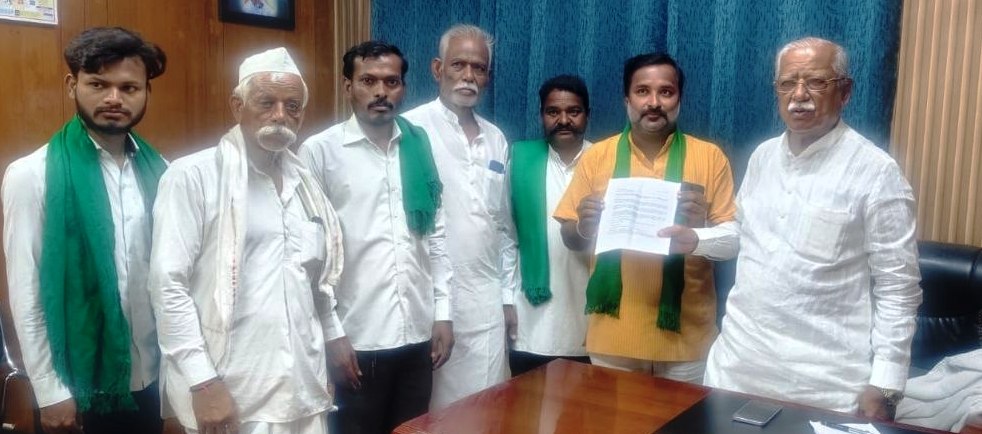 ಓವರ್ ಬ್ರಿಡ್ಜ್ ಕೆಳಗೆ ಅಂಡರ ಪಾಸ್ ಗೆ ಒತ್ತಾಯಿಸಿ ರೈತ ಸಂಘ ಮನವಿ