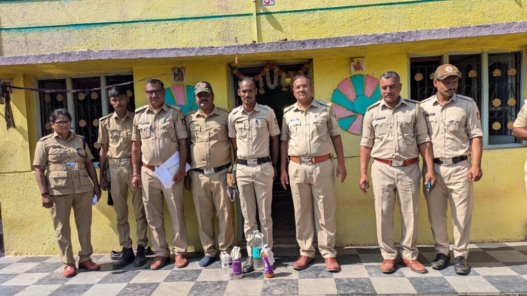 ವಿಜಯಪುರದಲ್ಲಿ ಅಬಕಾರಿ ದಾಳಿ: ಕಳ್ಳಭಟ್ಟಿ ಸರಾಯಿ ಜಪ್ತಿ