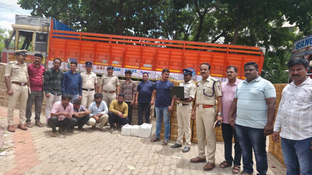 ₹1.02 ಕೋಟಿ ಮೌಲ್ಯದ ಅಕ್ರಮ ಮದ್ಯ ಜಪ್ತಿ :ನಾಲ್ವರ ಬಂಧನ!