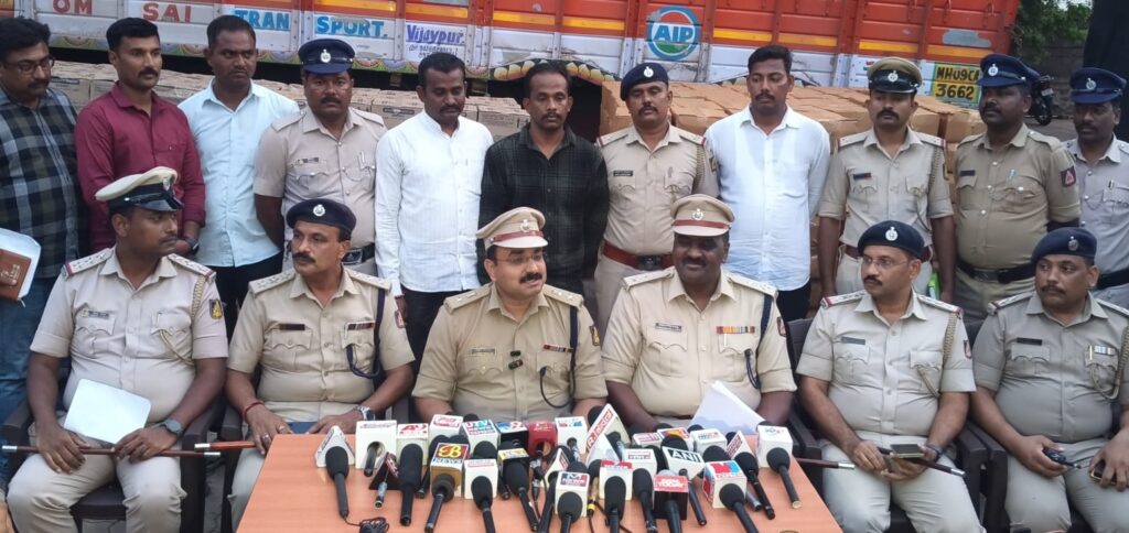 ಹನಿಟ್ರ್ಯಾಪನಿಂದ ಯುವಕನ ಅಪಹರಣ :8 ಆರೋಪಿಗಳ ಬಂಧನ!