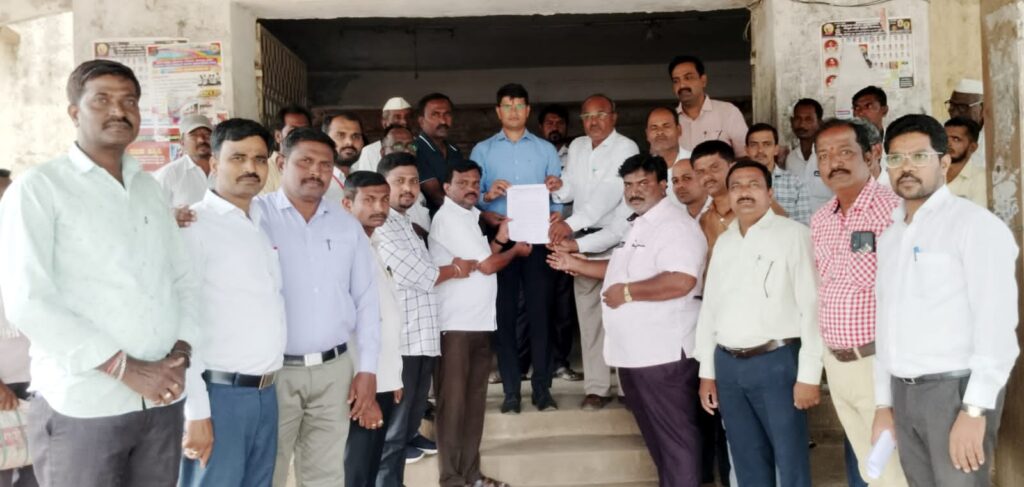 ಬೇಡಿಕೆ ಈಡೇರಿಕೆಗೆ ಆಗ್ರಹಿಸಿ ಉಪನ್ಯಾಸಕರ ಸಂಘದಿಂದ ಮನವಿ