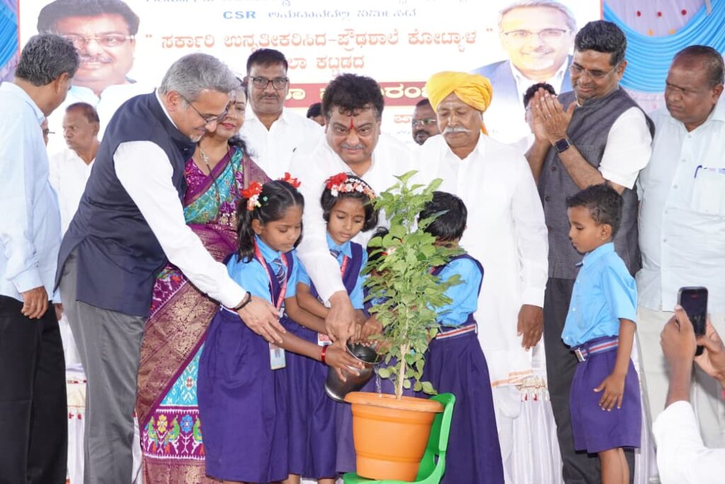ಹೆಣ್ಮಕ್ಕಳನ್ನು ಕಡ್ಡಾಯವಾಗಿ ಶಾಲೆಗೆ ಕಳುಹಿಸಿ :ಸಚಿವ ಎಂ.ಬಿ.ಪಾಟೀಲ
