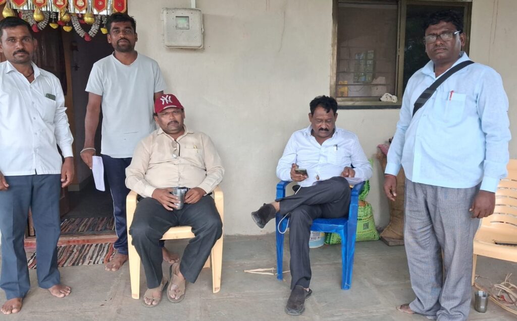 ಎಸ್ಐಆರ್: ತಹಶಿಲ್ದಾರ ಚವಲರ ಗ್ರಾಮಗಳಿಗೆ ಭೇಟಿ, ಪರಿಶೀಲನೆ