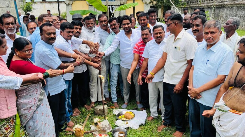 ಶ್ರೀ ರಾಮಲಿಂಗೇಶ್ವರ ದೇವಸ್ಥಾನ ಜೀರ್ಣೋದ್ದಾರಕ್ಕೆ ಭೂಮಿಪೂಜೆ
