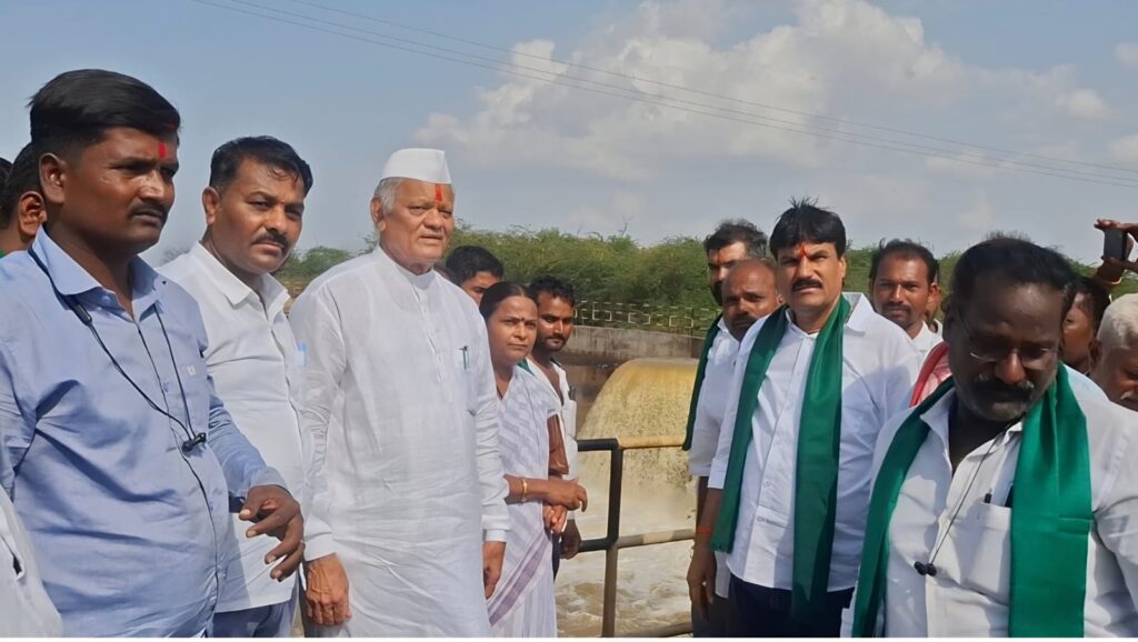 ಕಾಲುವೆಗಳಿಗೆ ನೀರು ಹರಿಸಲು ಆಗ್ರಹಿಸಿ ನಡೆದ ರೈತರ ಹೋರಾಟ ಯಶಸ್ವಿ