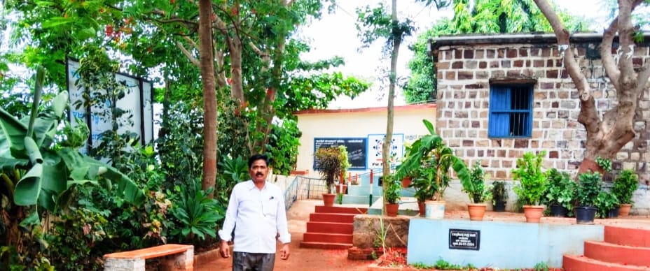 ಪರಿಸರ ಕಾಳಜಿ ಮೆರೆಯುತ್ತಿರುವ ಮುಖ್ಯಗುರು ವೈ.ಎನ್.ಅಮರಿ