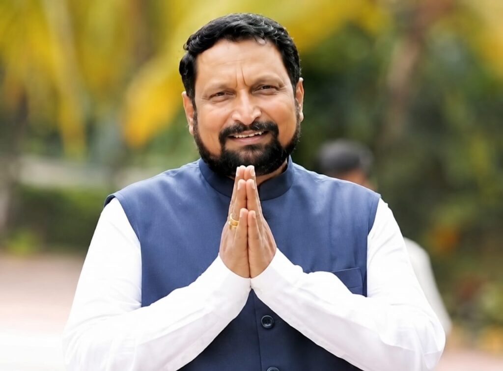 ಸಚಿವರಾಗಿ ಸವದಿ: ಕಾರ್ಯಕರ್ತರಿಂದ ಅದ್ಧೂರಿ ಸಂಭ್ರಮಾಚರಣೆ