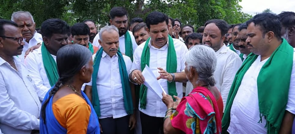 ರೈತರಿಗೆ ಸರ್ಕಾರ ತಕ್ಷಣ 10,000 ಕೋಟಿ ರೂ. ಪರಿಹಾರ ಬಿಡುಗಡೆ ಮಾಡಲಿ