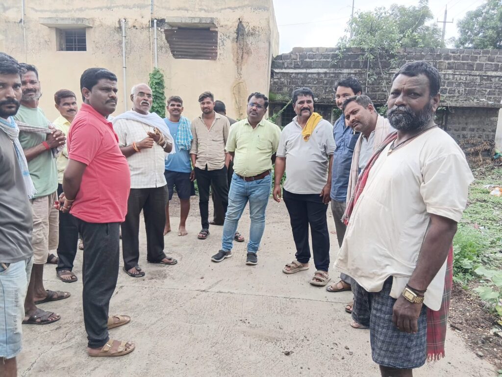 ಎಪಿಎಂಸಿ ಹೈಟೆಕ್ ಶೌಚಾಲಯ ನಿರ್ಮಾಣ ಸ್ಥಳಕ್ಕೆ ತೀವ್ರ ವಿರೋಧ