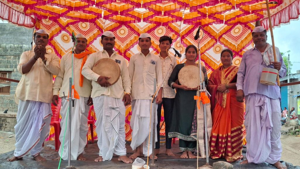 ಜಾನಪದ ಕಲೆಗಳ ಉಳಿವಿಗೆ ಯುವಜನತೆ ಮುಂದಾಗಲಿ :ಕಂಬಾಗಿ