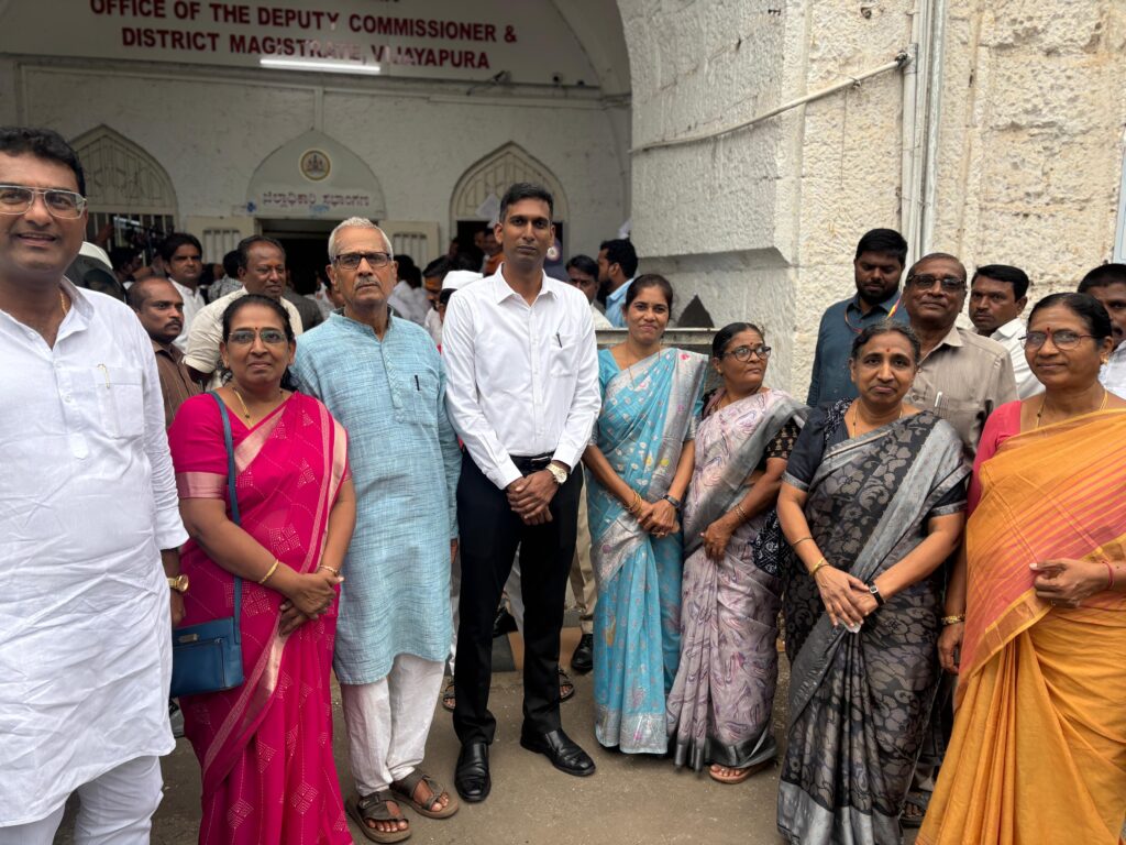 ಲಿಂಗಾಯತ ಧರ್ಮ ಮಾನ್ಯತೆ ಬೇಡಿಕೆಗೆ ಆಗ್ರಹಿಸಿ ಮನವಿ