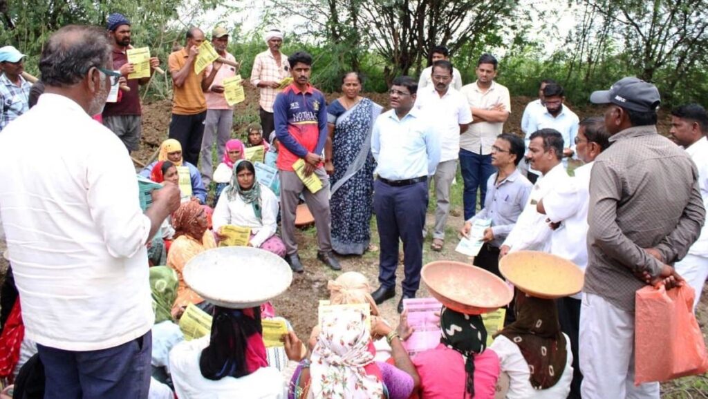 ಕೂಲಿಕಾರರಿಗೆ ಅಗತ್ಯ ಮೂಲ ಸೌಲಭ್ಯಗಳನ್ನು ಒದಗಿಸಿ