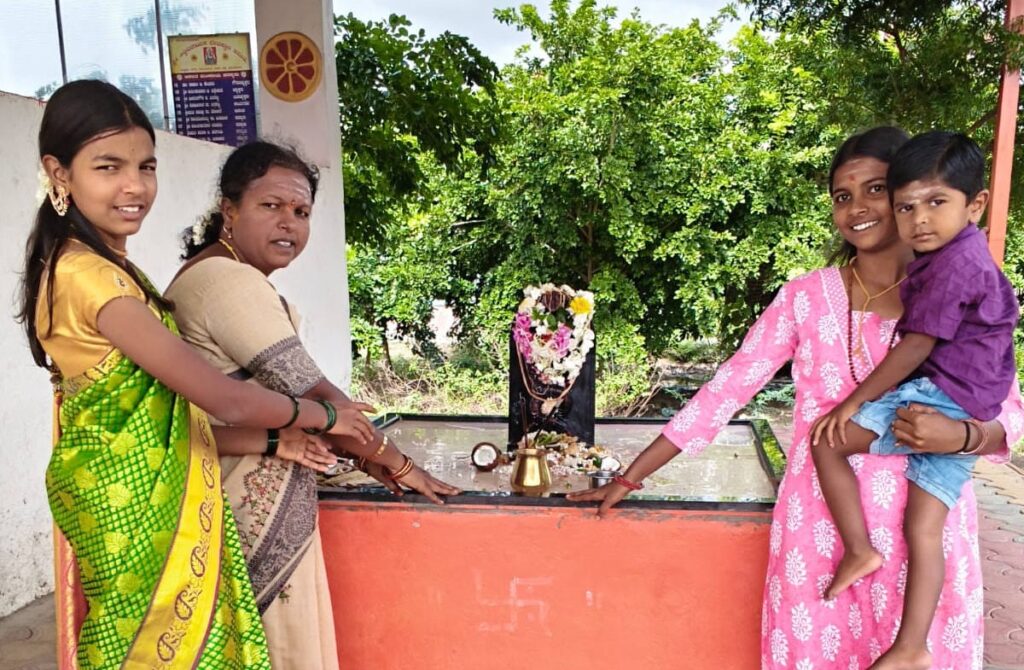 ನಾಗರ ಪಂಚಮಿ: ಮಹಿಳೆಯರಿಂದ ನಾಗದೇವತೆಗೆ ಪೂಜೆ