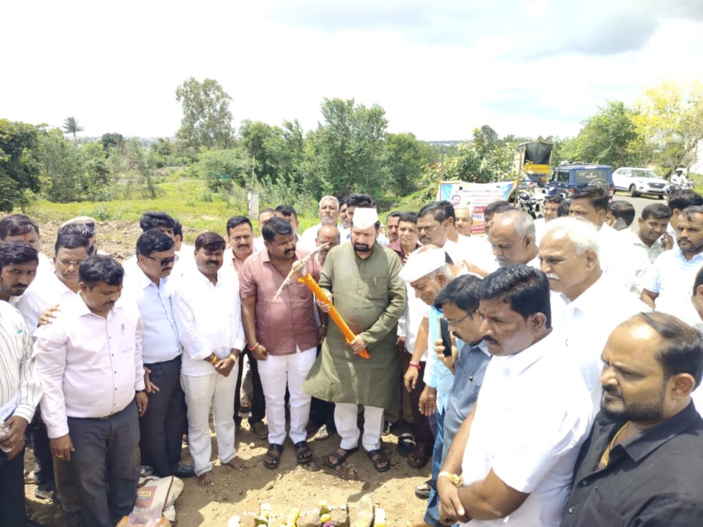 ಅಥಣಿ ಸಮಗ್ರ ಅಭಿವೃದ್ಧಿಗೆ ಬದ್ಧ :ಸಚಿವ ಲಕ್ಷ್ಮಣ ಸವದಿ