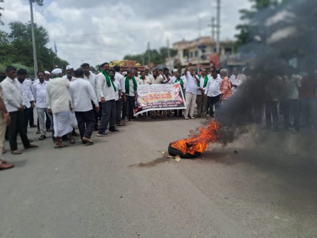 ಕೂಡಲೇ ಬೆಳೆ ನಷ್ಟ ಪರಿಹಾರ ಬಿಡುಗಡೆಗೆ ರೈತರ ಆಗ್ರಹ