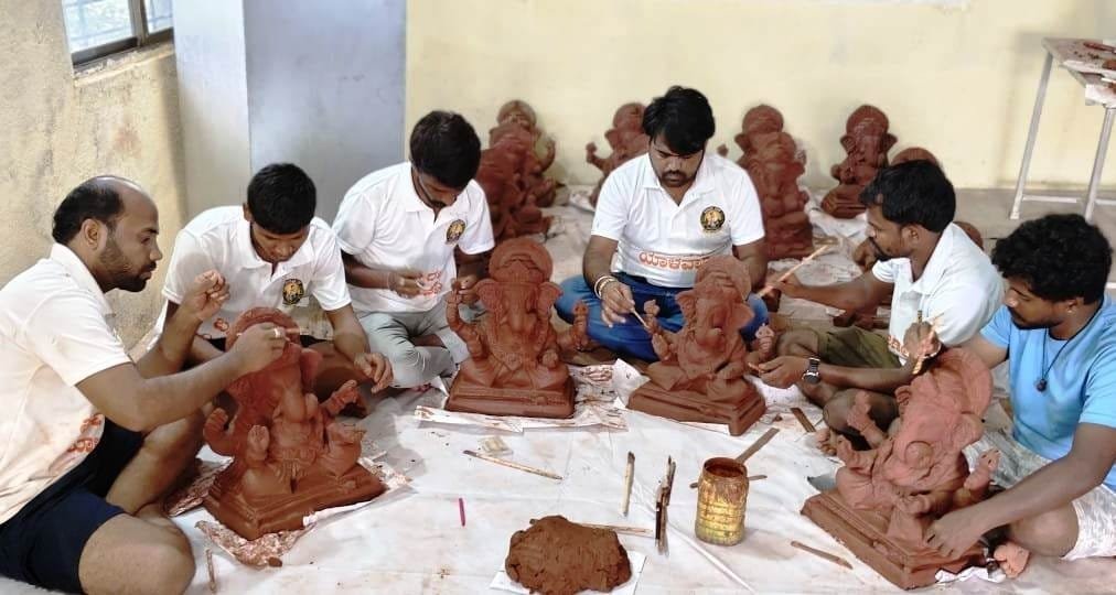 ಪರಿಸರ ಸ್ನೇಹಿ ಗಣೇಶ ತಯಾರಿಕೆಯಲ್ಲಿ ಕಲಾವಿದರ ಪ್ರಗತಿ