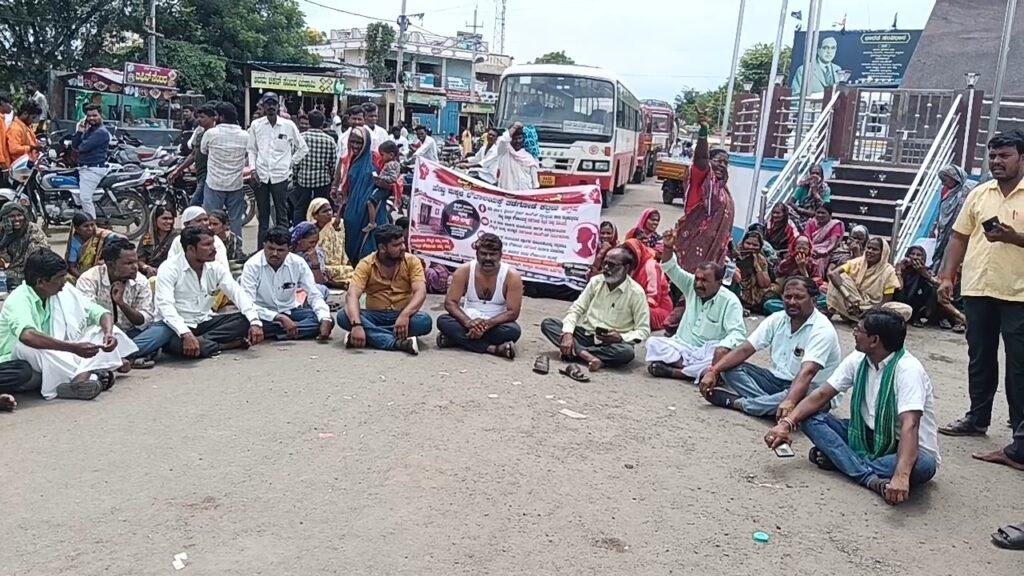 ಯಡ್ರಾಮಿ: ಶೌಚಾಲಯ ಸ್ಥಳಕ್ಕಾಗಿ ಸಿಡಿದು ನಿಂತ ನಾರಿಶಕ್ತಿ