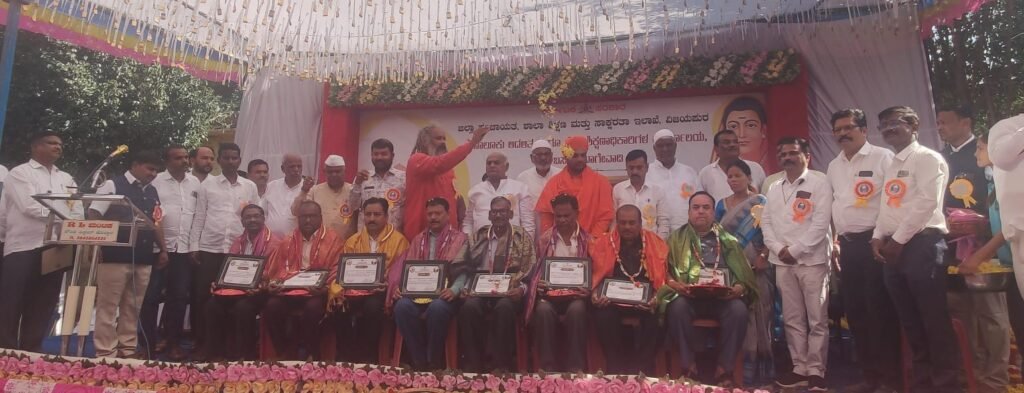 ಶಿಕ್ಷಕರ ಸೇವೆ ಸಮಾಜಕ್ಕೆ ದಾರಿದೀಪ :ಶಾಸಕ ಶಿವಾನಂದ