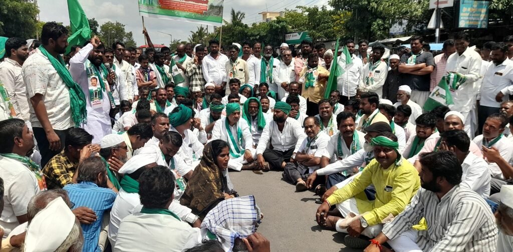 ಬಿಸಿ: ರಾಷ್ಟ್ರೀಯ ಹೆದ್ದಾರಿಯಲ್ಲಿ ರೈತರ ಧರಣಿ!