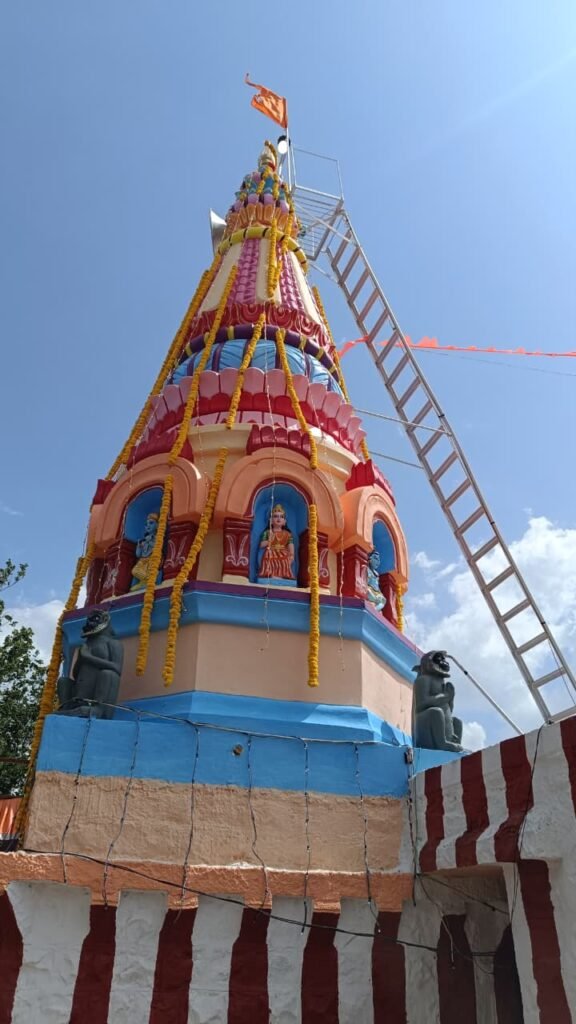 ಭಗವಂತನು ಪ್ರಕೃತಿಯ ಕಣ ಕಣದಲ್ಲೂ ಅಡಗಿದ್ದಾನೆ