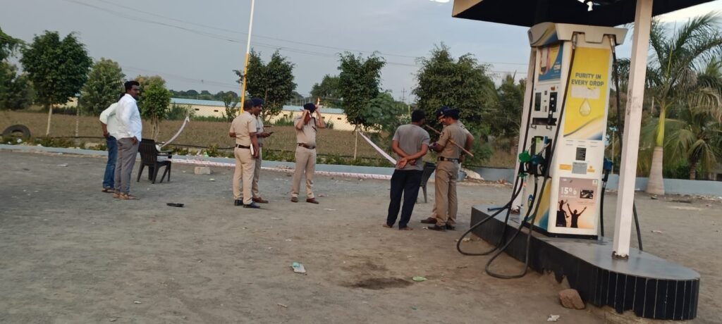 ಮಟ್ಟಿಹಾಳದಲ್ಲಿ ಗುಂಡಿನ ದಾಳಿ! :ಇಬ್ಬರಿಗೆ ಗಾಯ