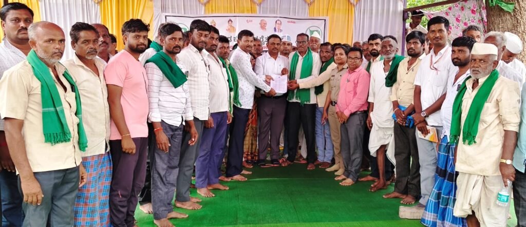 ತಾಳಿಕೋಟೆಯಲ್ಲಿ ೨೧ ದಿನಗಳ ರೈತರ ಧರಣಿ ಹಿಂಪಡೆತ