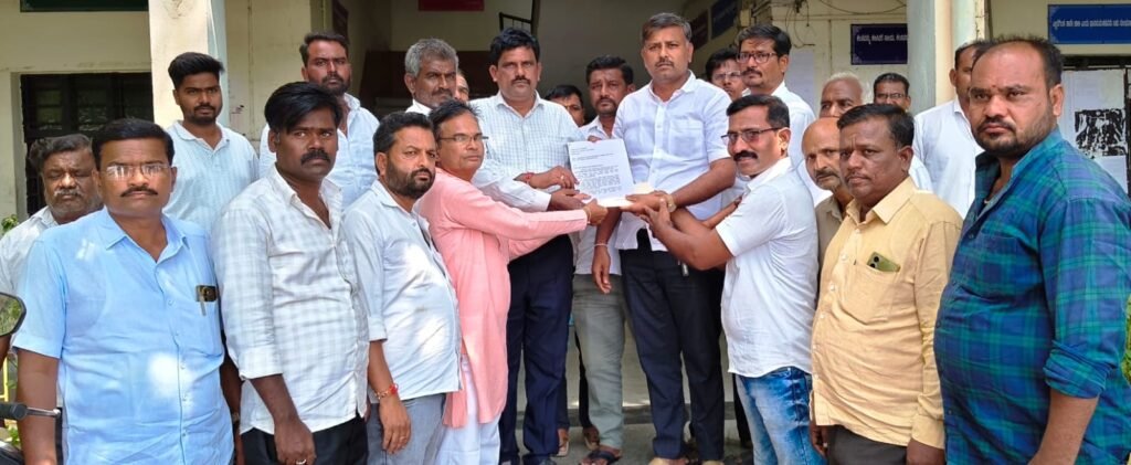 ಮಿಣಜಗಿ ಗ್ರಾಮದೆಡೆಗೆ ಬಸ್ ಸಂಚಾರಕ್ಕೆ ಆಗ್ರಹಿಸಿ ಮನವಿ