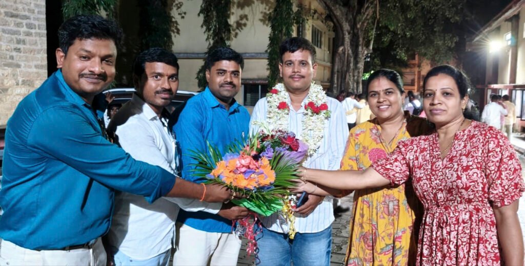 ಶಿಕ್ಷಕ ಚಂದ್ರಶೇಖರ ಹಕಾರಿ ಗೆ ಗೆಲುವು