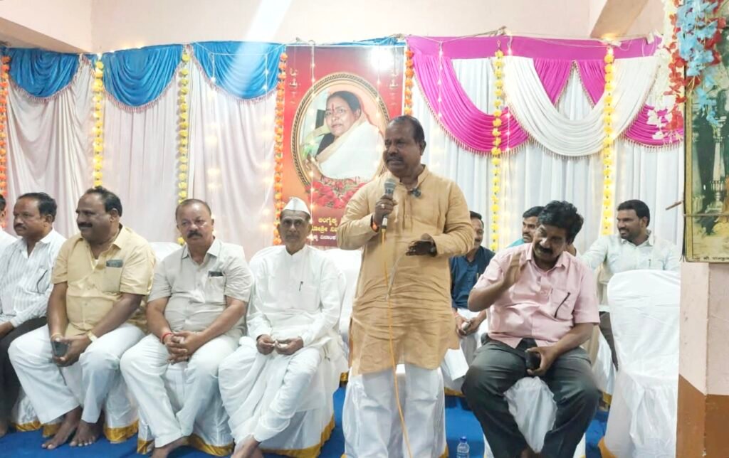 ಮಠಗಳಿಂದ ಮಾನವೀಯತೆ-ಸದಾಚಾರದ ಸಂದೇಶ :ಭೂಸನೂರ